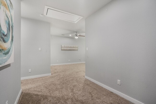 Building Photo - 5871 Rivendell Dr