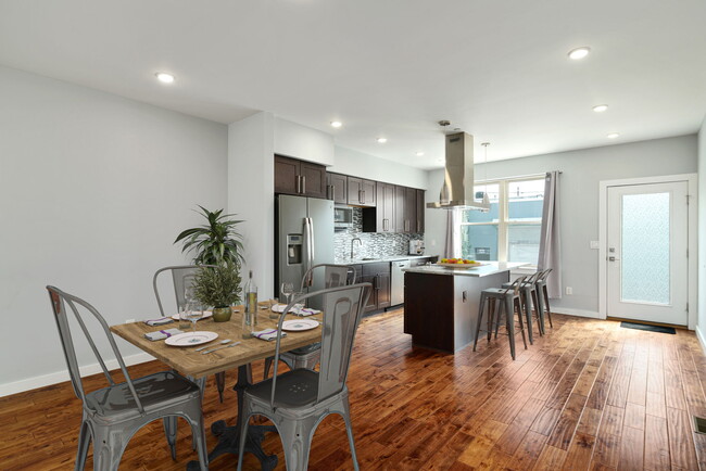 Kitchen/Dining - 2015 S Hutchinson St