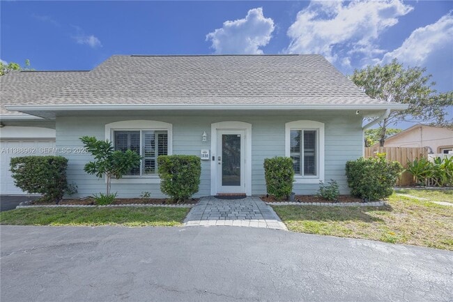 Building Photo - 1690 NE 25th Ave