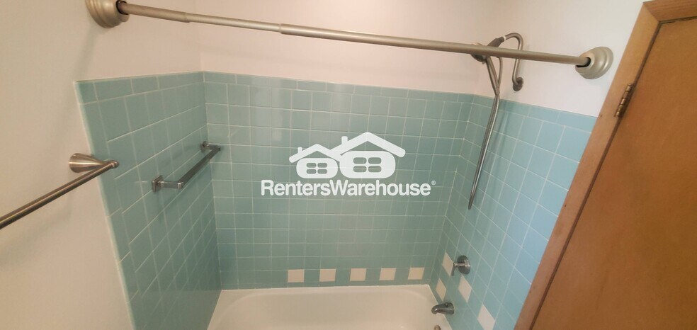 Building Photo - N86W6314 Brookdale Dr