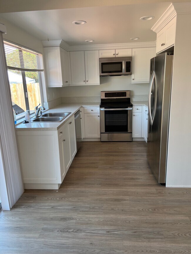 Building Photo - 4490 Cather Ave