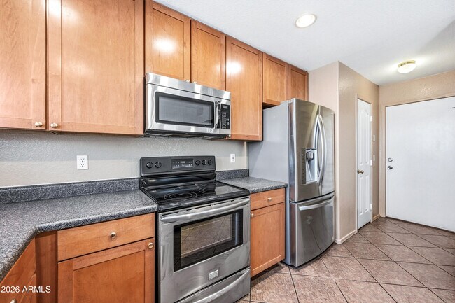 Building Photo - 9515 W Monte Vista Rd