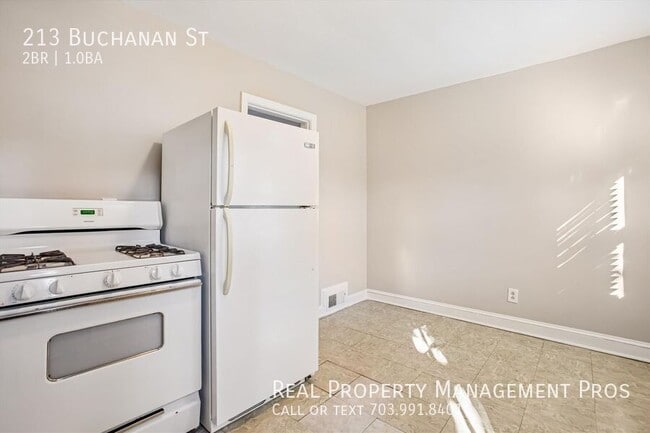 Building Photo - 213 Buchanan St