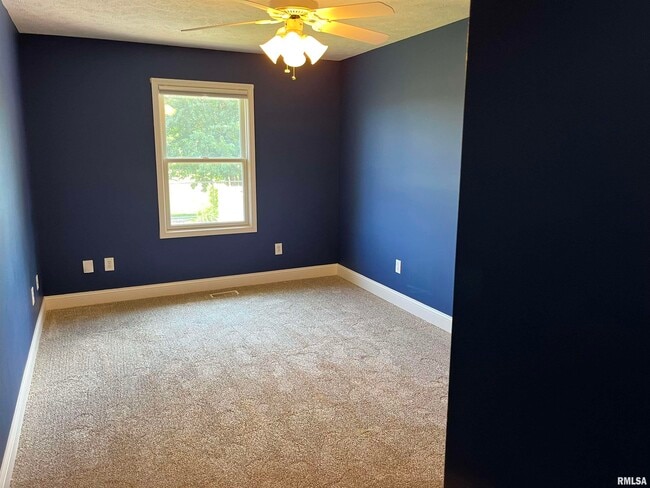 Building Photo - 1704 Tern Pl