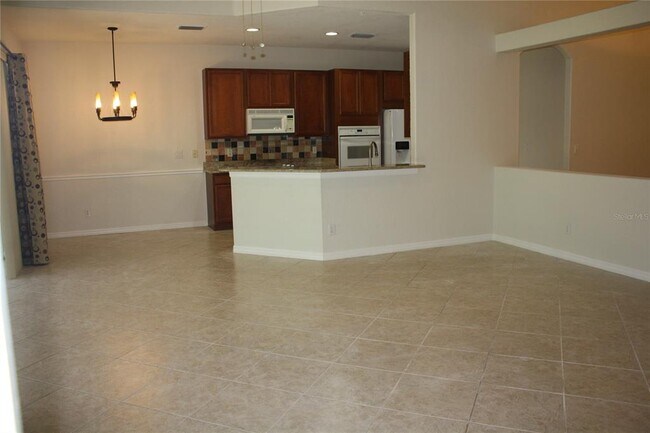 Building Photo - 9115 Pinebreeze Dr