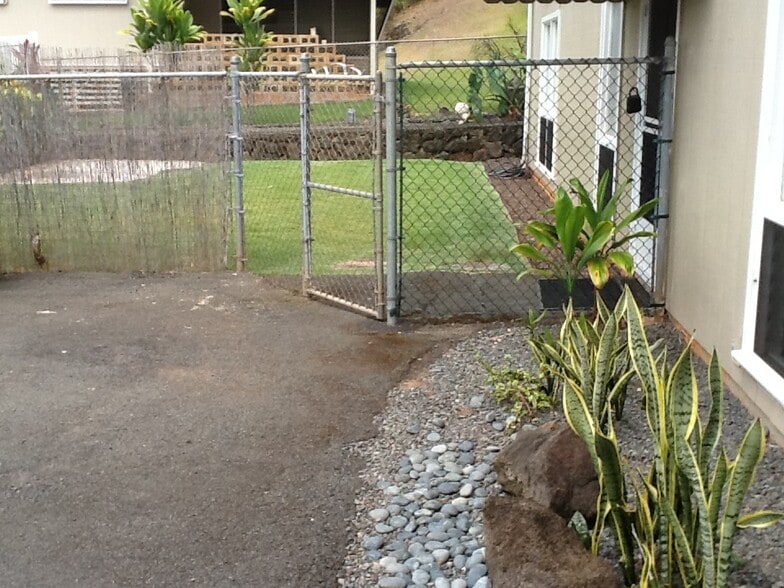 Building Photo - 1375 Akalani Loop