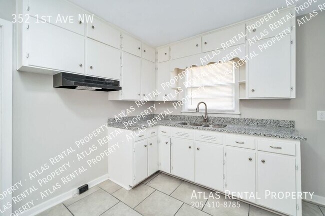 Building Photo - 352 1st Ave NW