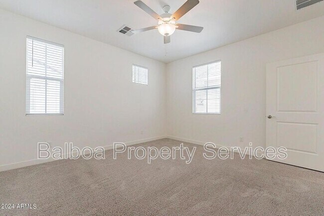Building Photo - 5516 S Dillon Cir
