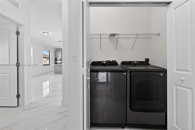 Building Photo - 15441 SW 20 Ln