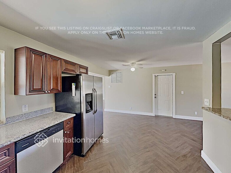 Building Photo - 2490 Florida Mango Rd