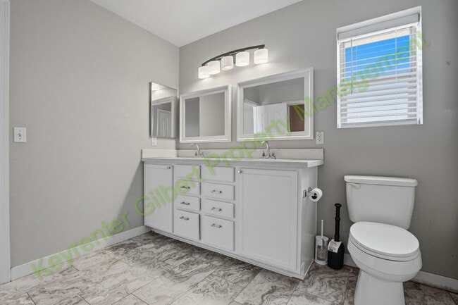 Building Photo - 5 bed / 2.5 bath Home in the San Tan Heigh...