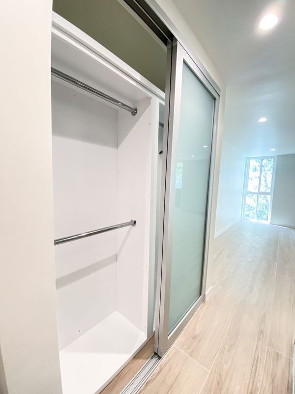 Building Photo - 848 Kings Rd