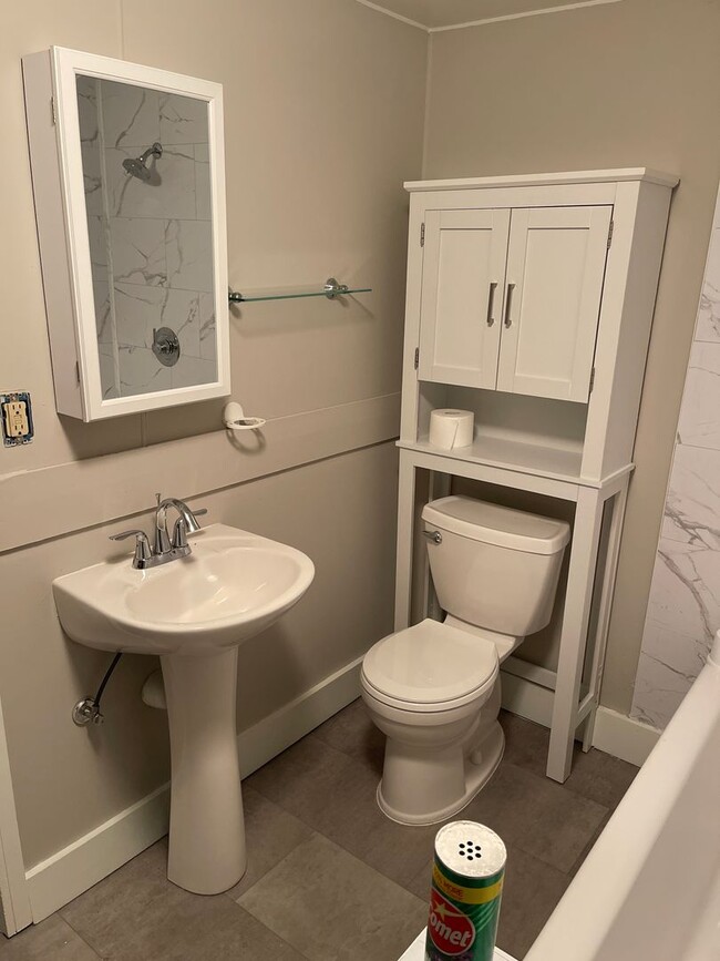 Building Photo - Roommate wanted to share charming cottage nestled in the woods!