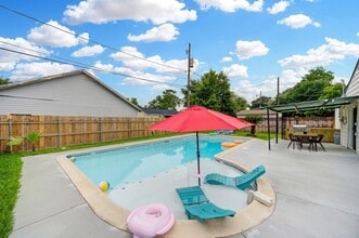 Building Photo - 12434 Mylla St