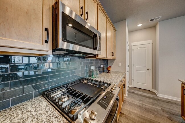 Building Photo - Gorgeous New Build 3 Bed 2 1/2 Bath in Tim...