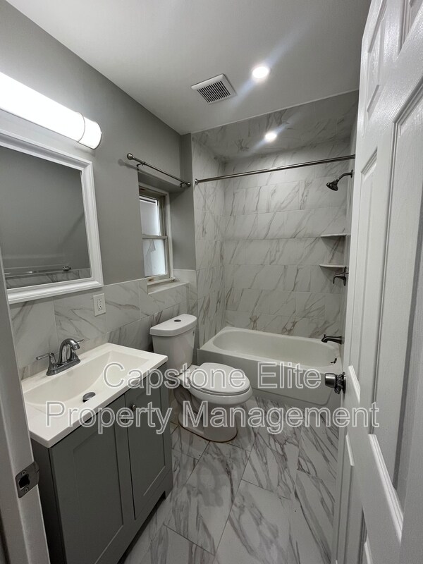 Building Photo - 45-47-47 Vesey St