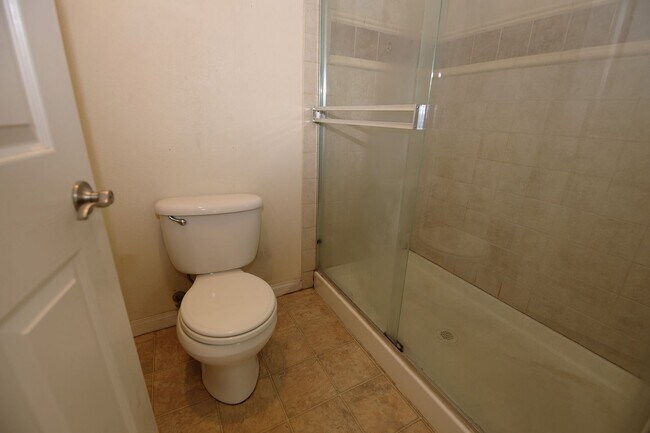 Building Photo - COZY 2BR 2BA UNIT IN BORGATA CONDOMINIUMS ...