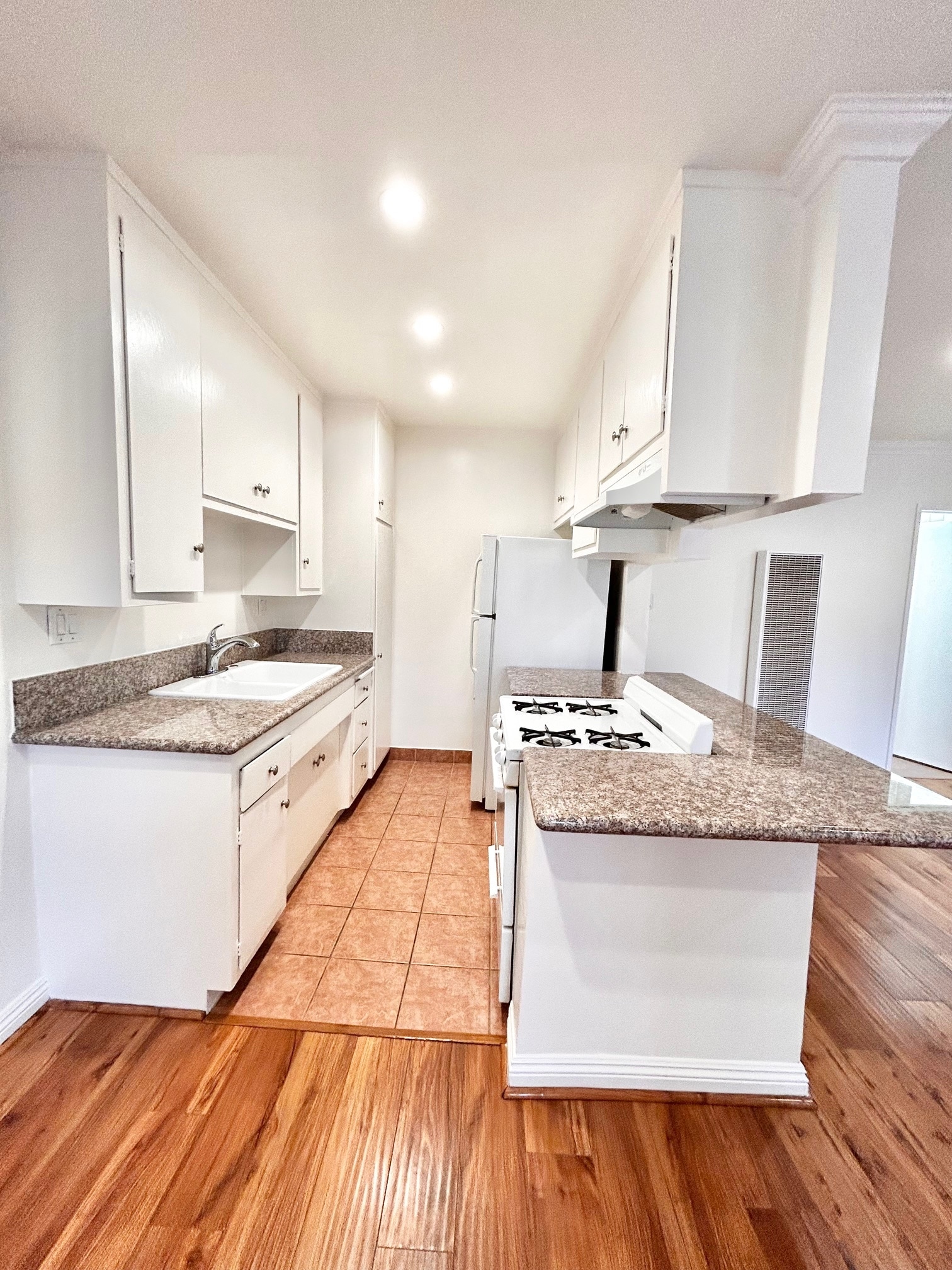 kitchen - 1616 Armacost Ave