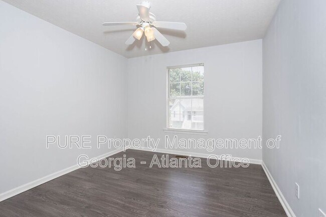 Building Photo - 2739 Sanibel Ln SE