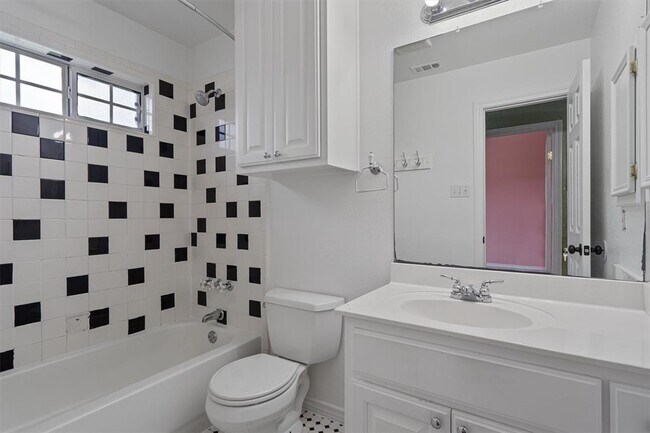 Building Photo - 130 Cotton Rows Ln