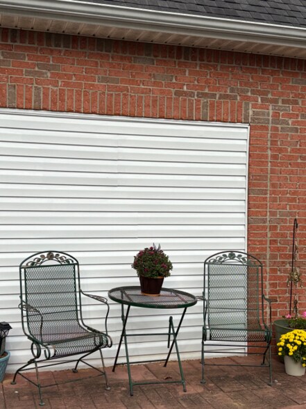 Building Photo - 754 Greenfield Ln