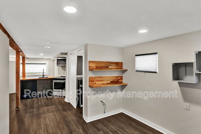 Building Photo - 5084 Atlantic View