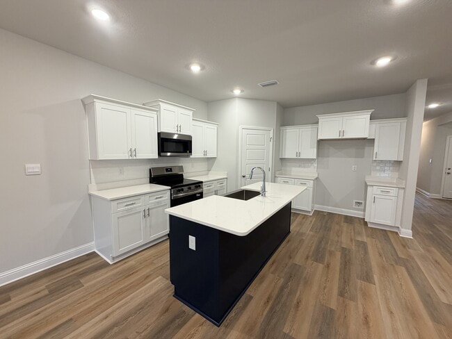 Building Photo - 7307 Hawkins Mnr