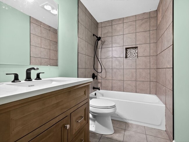 Building Photo - 18270 Stillwood Ln