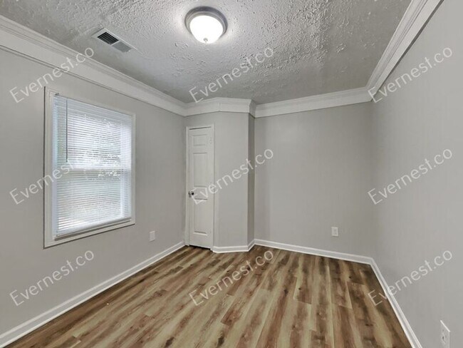 Building Photo - 2168 Rexford Dr