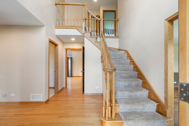 Building Photo - 2208 Crystal Cir