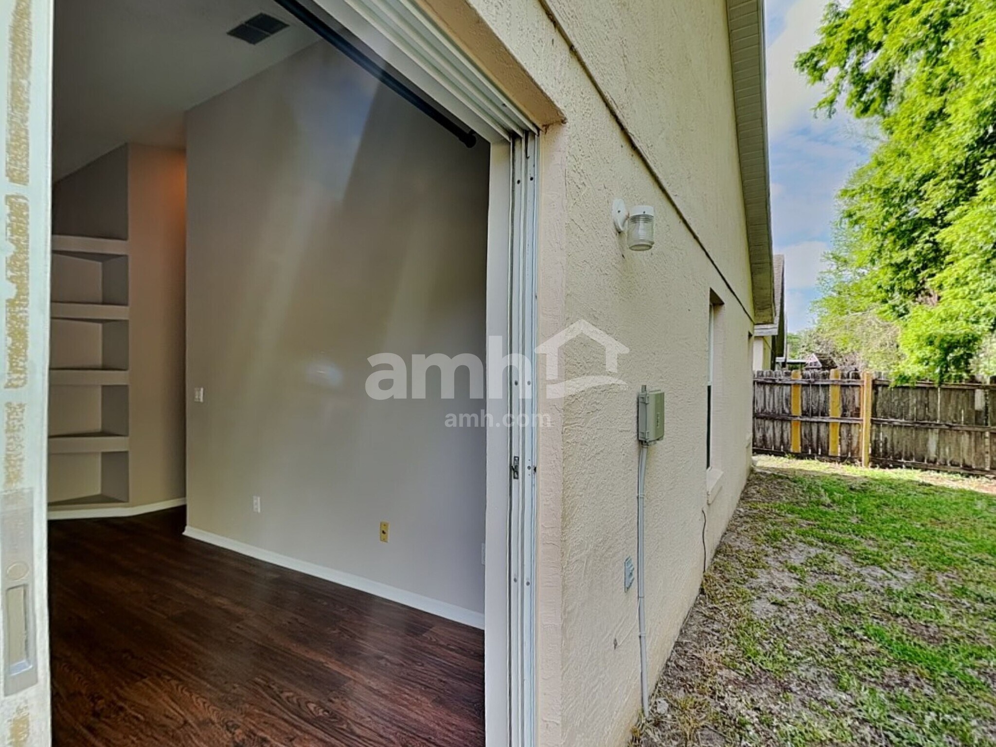 Building Photo - 503 Tree Shore Dr