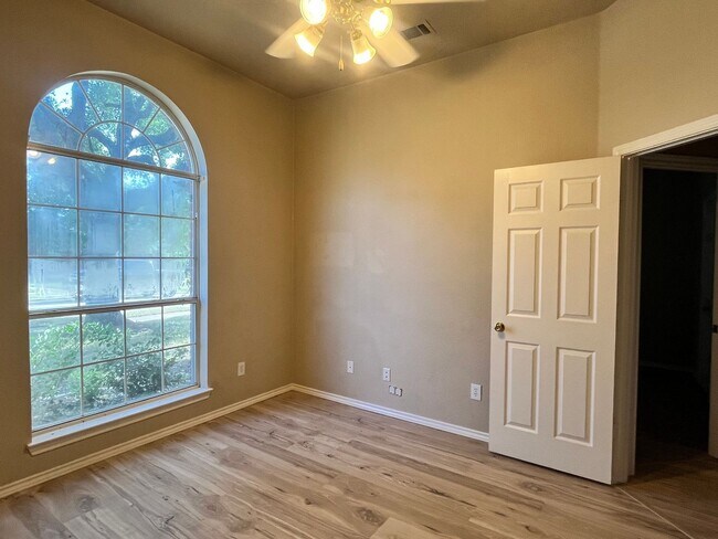 Building Photo - Beautifully Updated 4-Bedroom Home with Community Pool & Excellent Schools!