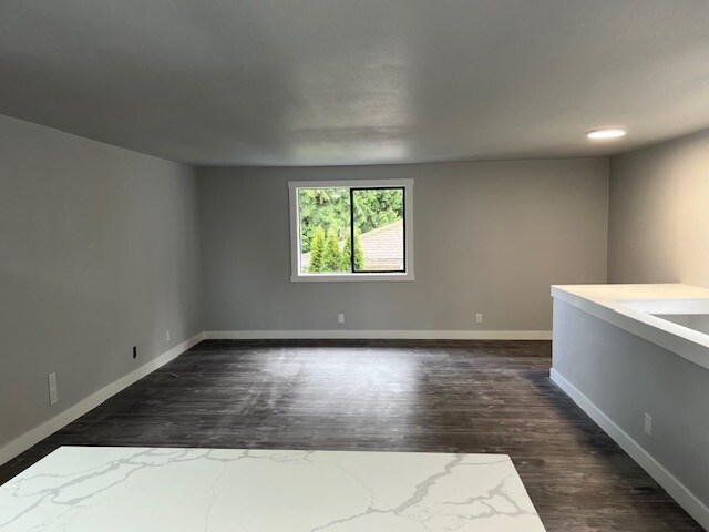 2nd floor living room - 440 S 312th St - Garage Top