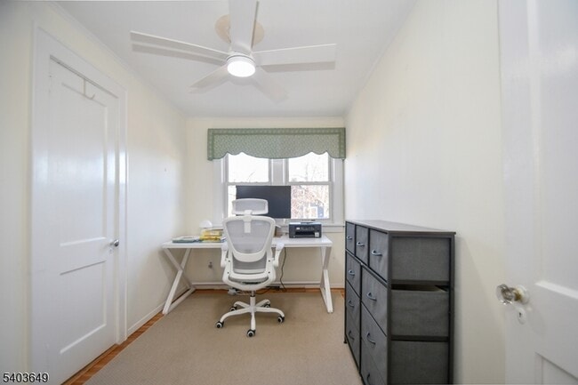 Building Photo - 11 Morris Ct