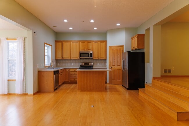 Building Photo - 5012 Fountain Ln N