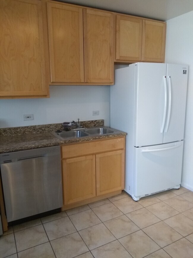 Building Photo - Gorgeous Apartment in Denver!