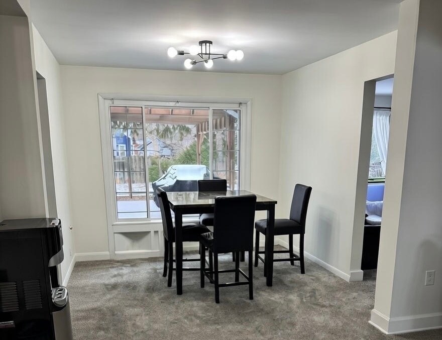 Building Photo - 1009 S Kinney Ave