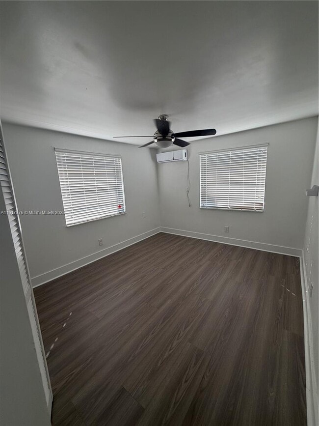 Building Photo - 9970 SW 40th Terrace