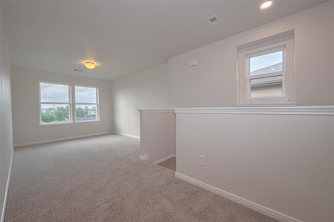 Building Photo - 16360 Oakside Hollow Ln