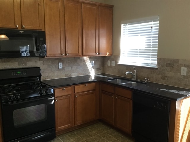 Building Photo - 941 Garrison Rd