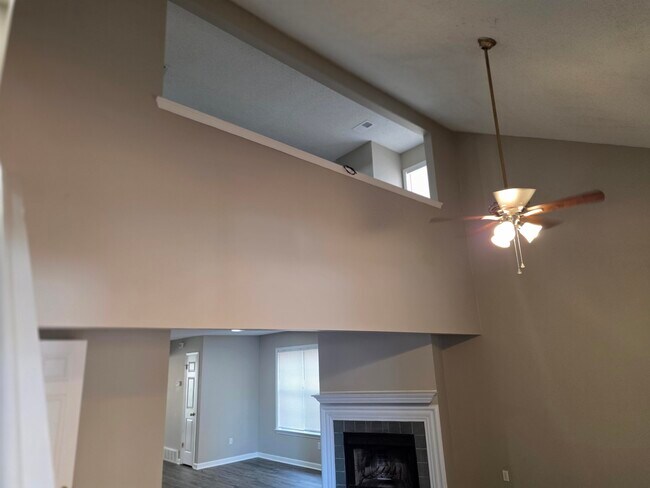 Building Photo - 8333 Twin Rivers Dr