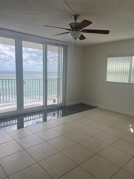 Building Photo - 400 N Surf Rd