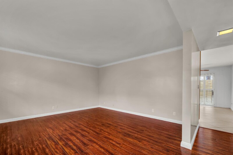 Building Photo - 810 Edgewood St