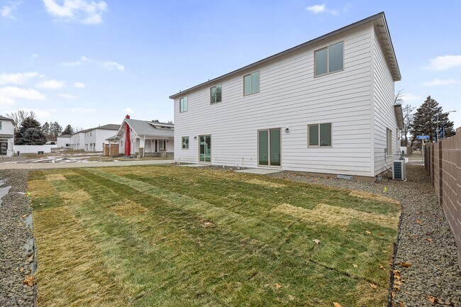 Building Photo - 1009 S Underwood Pl