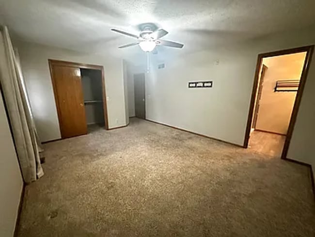 Building Photo - 1317 N 159th St