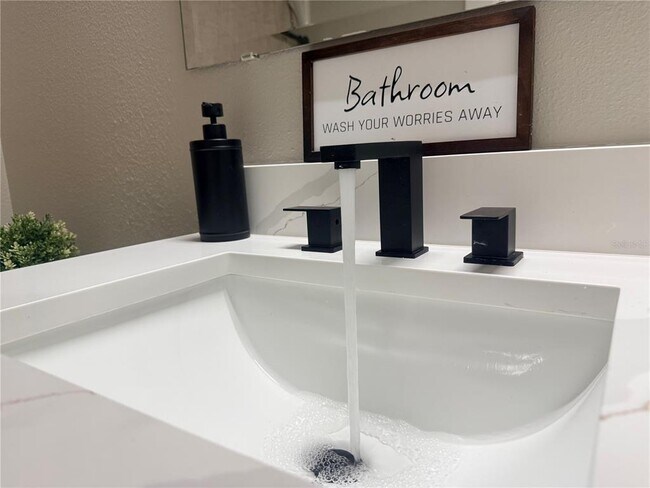 Building Photo - 1593 Diamond Loop Dr