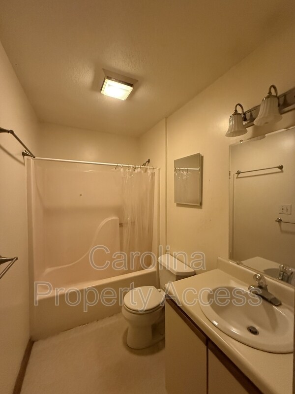 Building Photo - 113 S Peak Dr