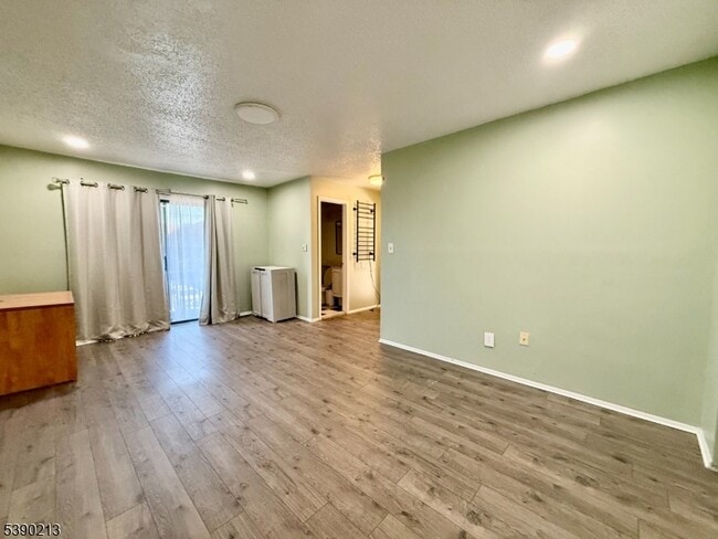 Building Photo - 105 Westgate Dr