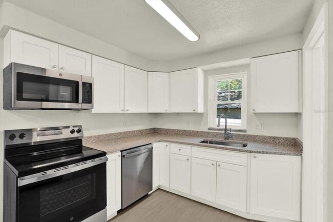 Building Photo - 1187 Bass Blvd