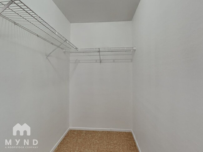 Building Photo - 12510 W Charter Oak Rd